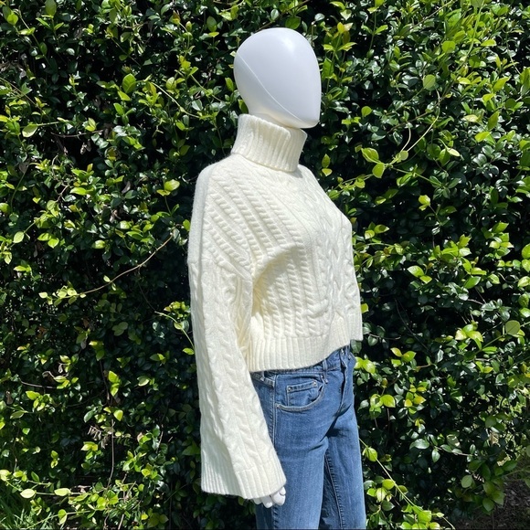 NWT WAYF Sweet Nothings Ivory Cable Turtleneck Crop Sweater - Picture 5 of 12